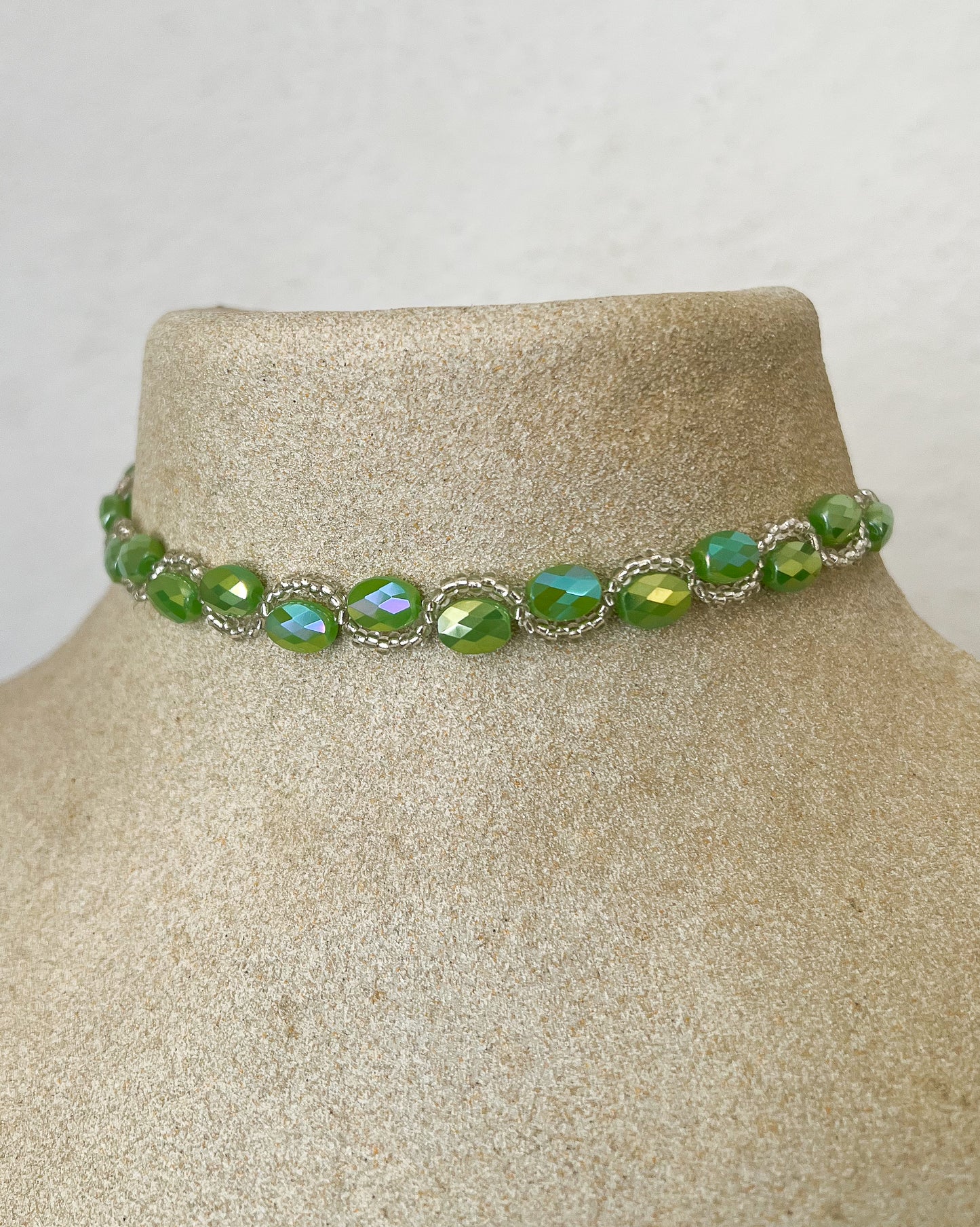 Collier choker en perles de cristal beige - Mother Pearls